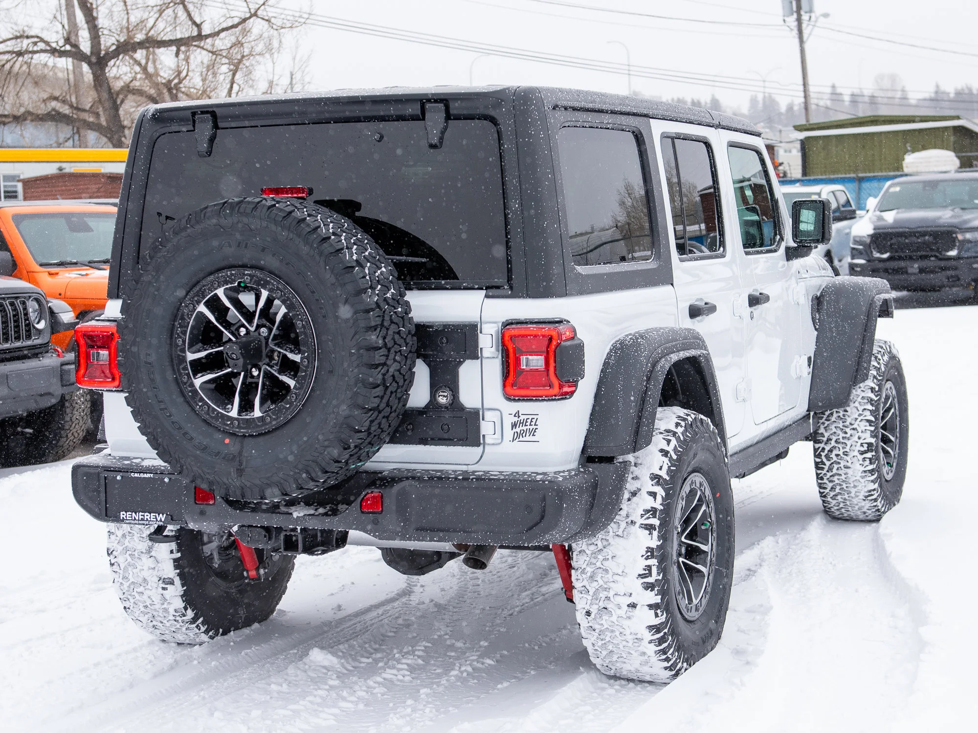New 2026 White Jeep Willys* 4 Door 4x4, 35 Inch Tires, 4.56 Axle Ratio, Rock Rails image 5