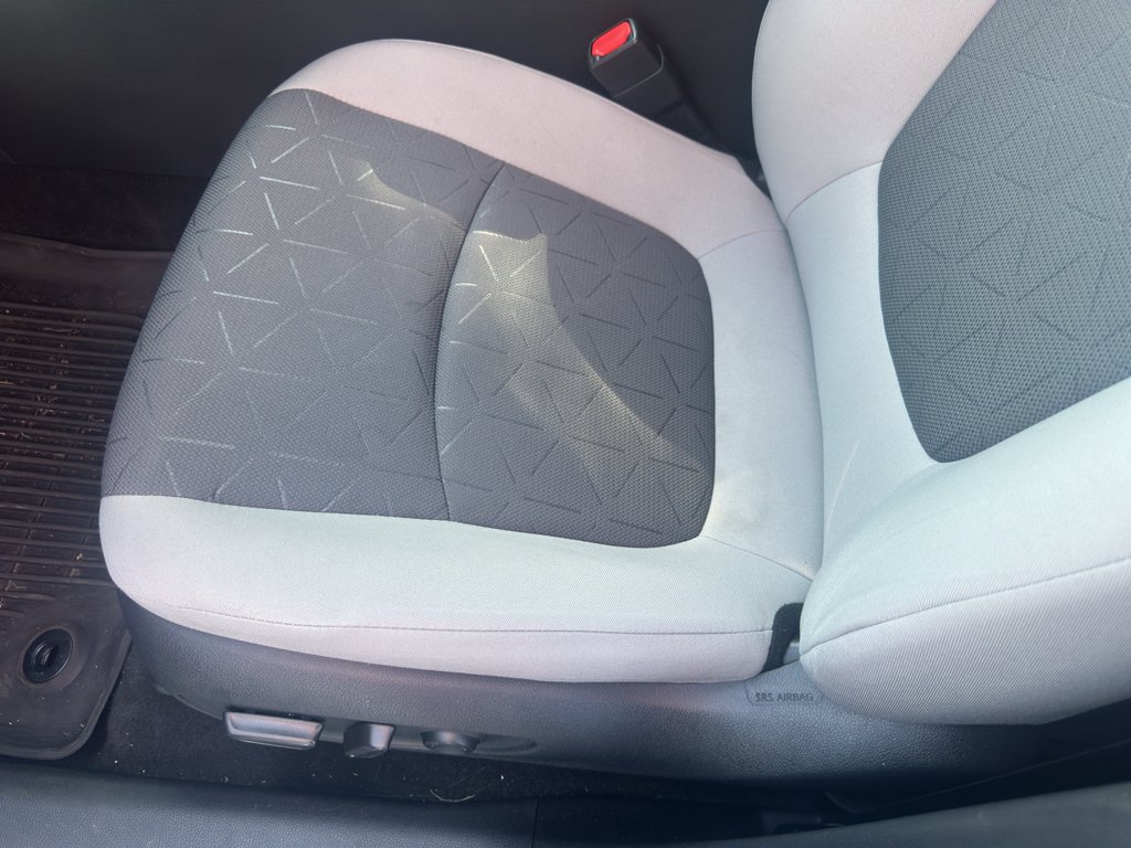 Used 2022 Lunar Rock Toyota XLE image 6
