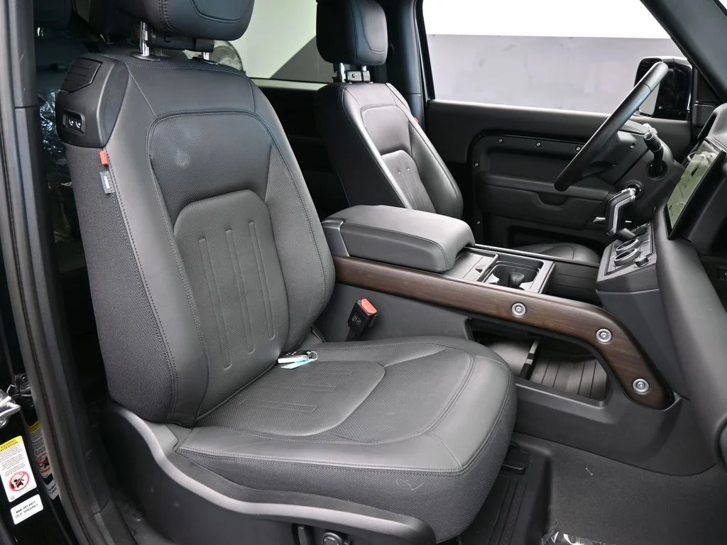 Used 2023 Black Land Rover X image 42
