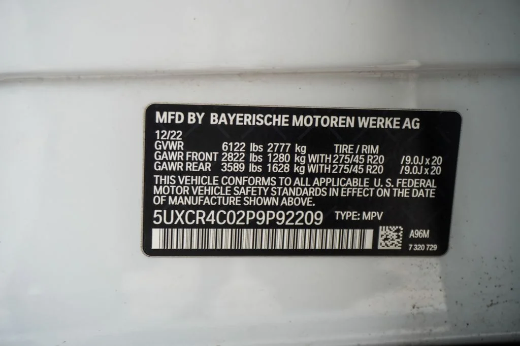 Used 2023 White BMW sDrive40i image 44
