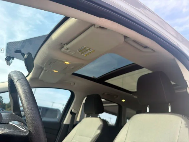 Used 2016 Oxford White Ford SE image 10