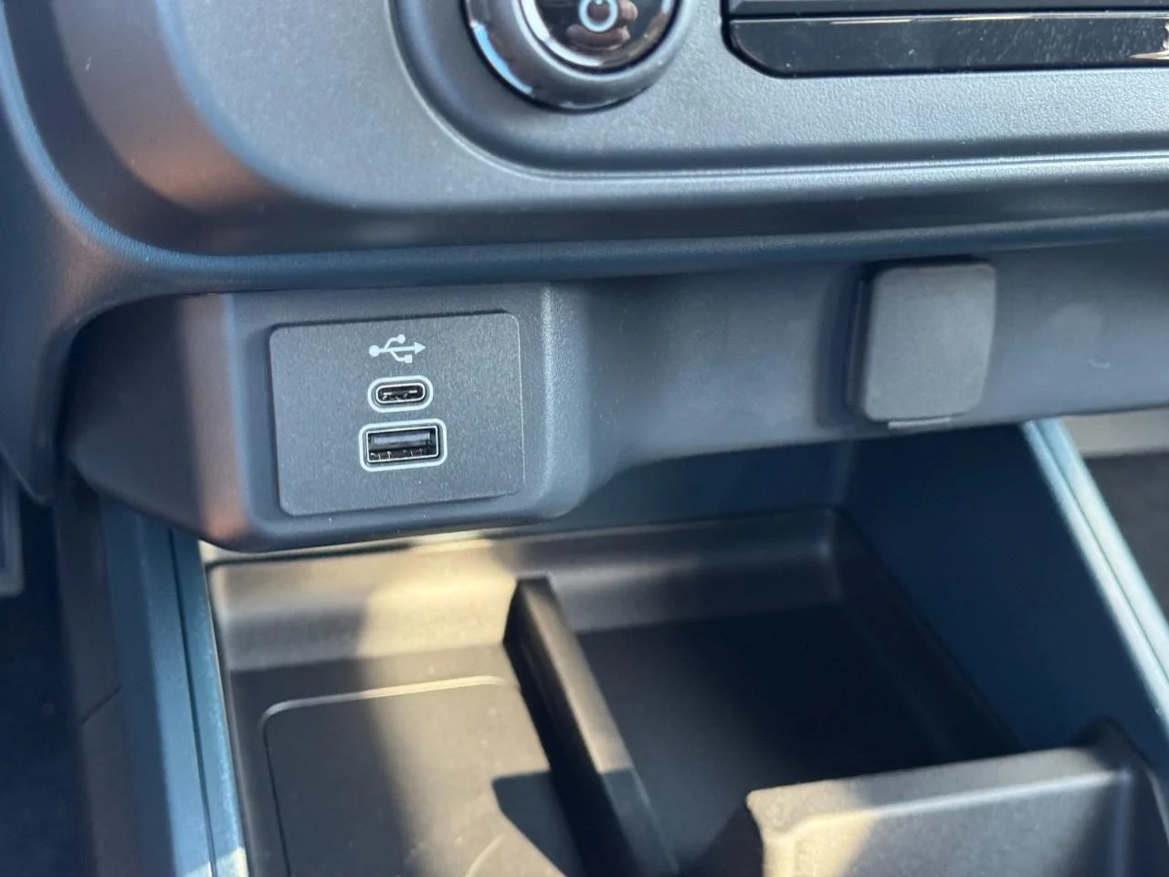 New 2026 Carbonized Gray Metallic Ford XL image 15