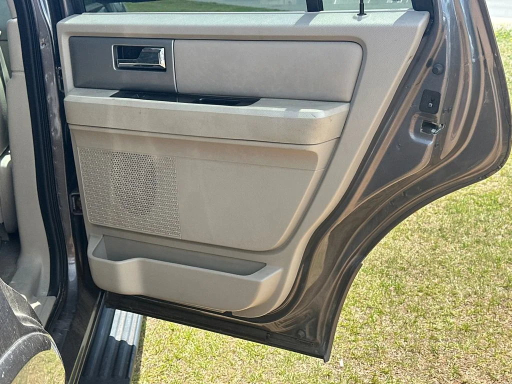 Used 2013 Gray Ford Limited image 16