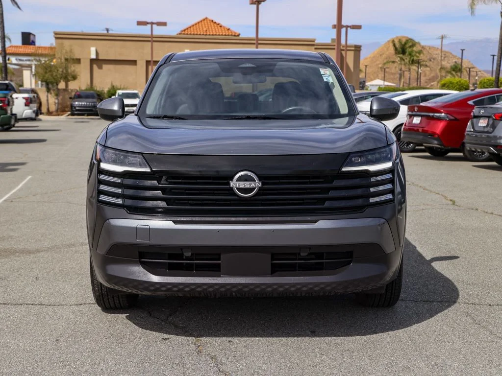 Used 2025 Gray Nissan SV image 8