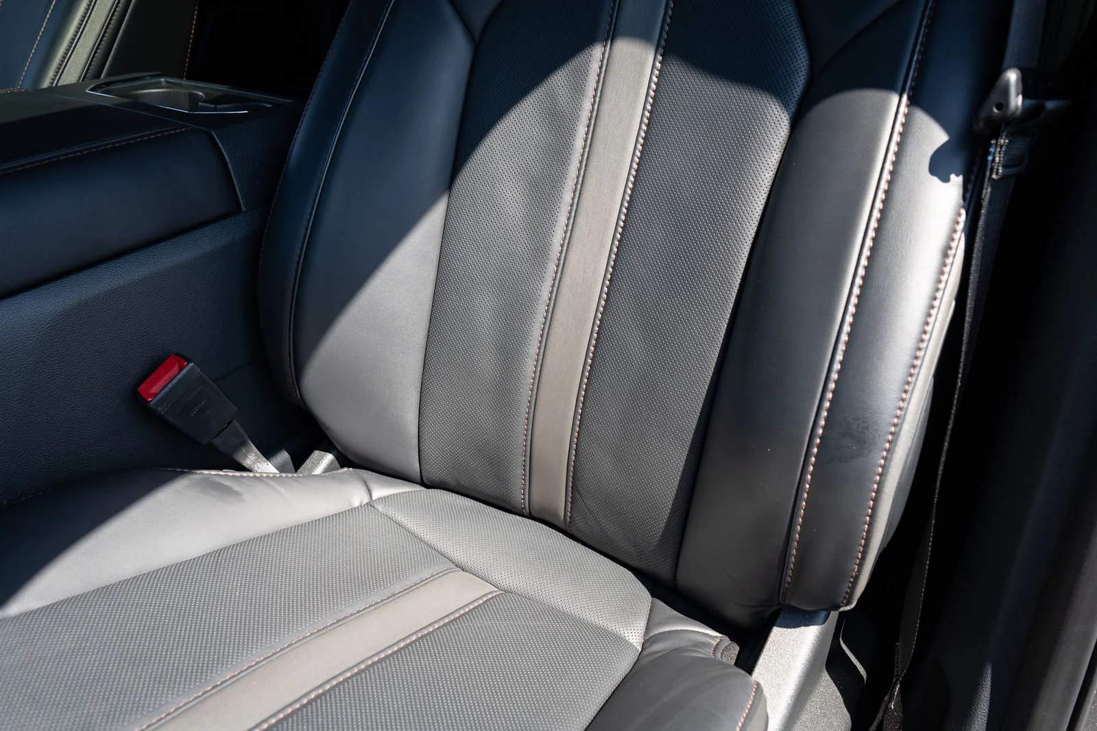 Used 2022 Gray Ford Platinum image 32