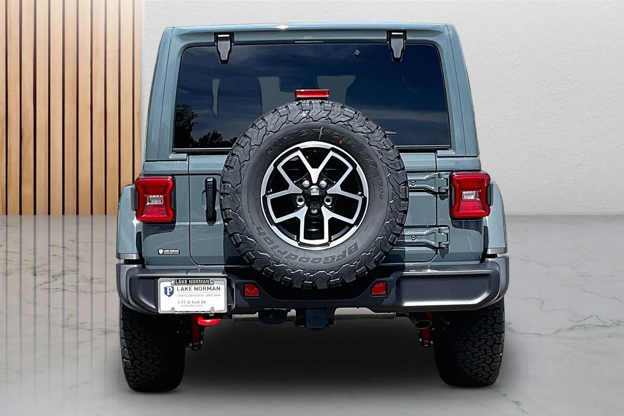 New 2026 Anvil Clear-Coat Exterior Paint Jeep Rubicon image 7