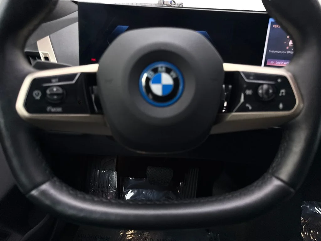 Used 2024 Red BMW xDrive50 image 56