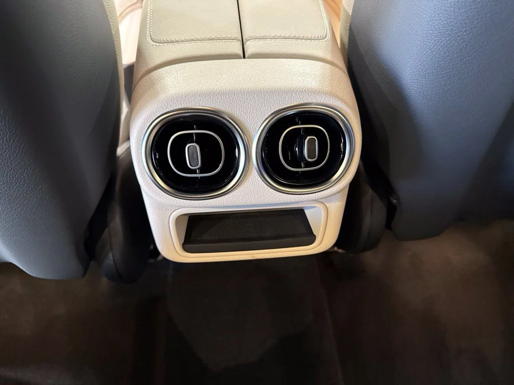 New 2027 Polar White Mercedes-Benz GLC 300 image 26