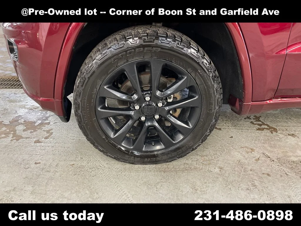 Used 2018 Red Jeep Altitude image 11