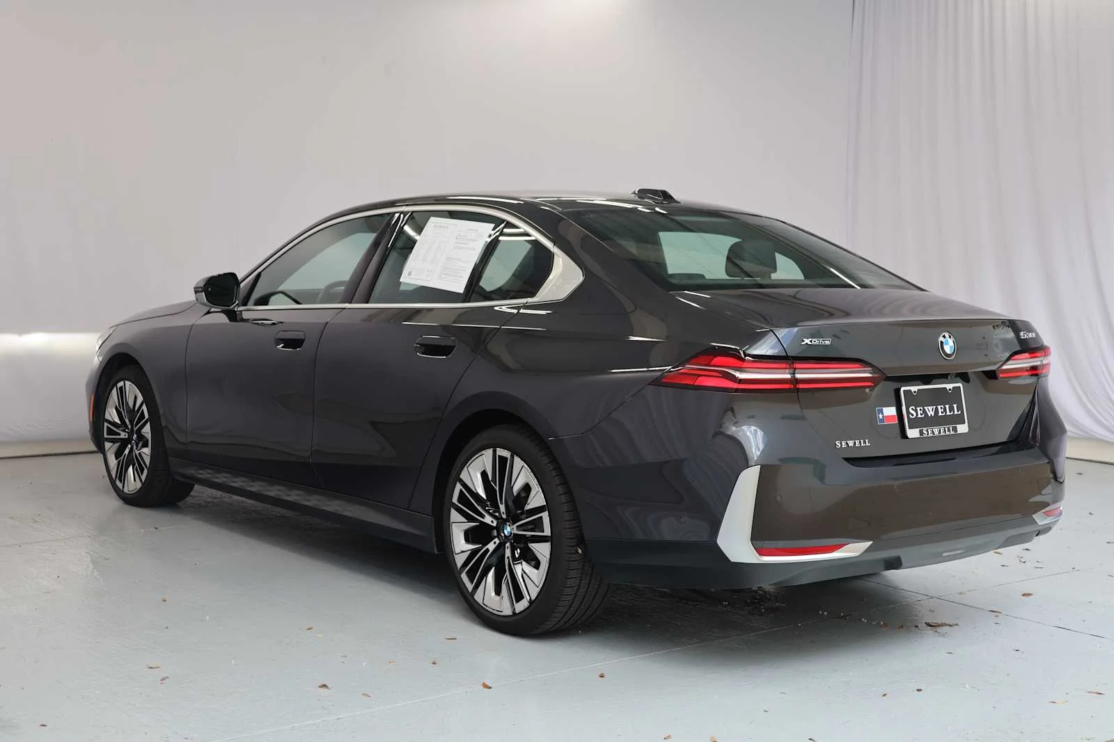 Used 2024 Dark Graphite Metallic BMW 530i xDrive image 8