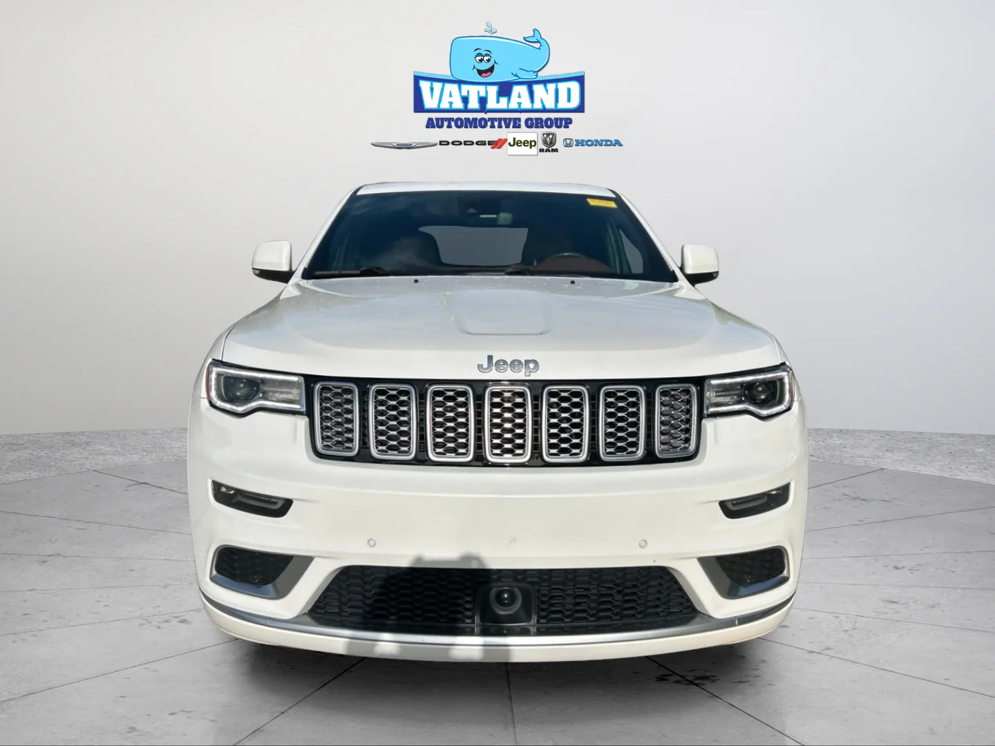 Used 2021 Ivory Jeep Summit image 8