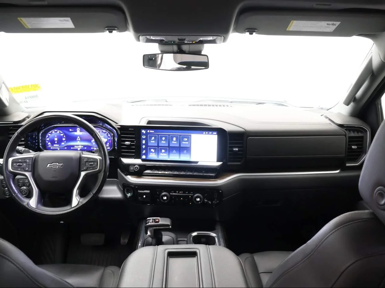 Used 2022 SUMMIT WHITE Chevrolet RST image 9