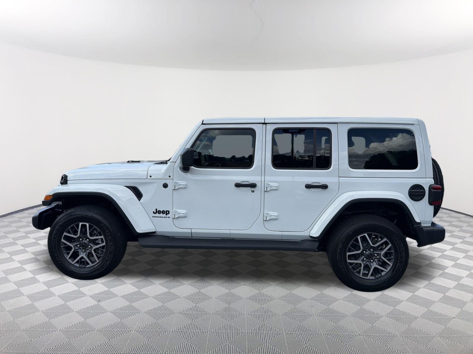 Used 2025 Bright White Clearcoat Jeep Sahara image 13