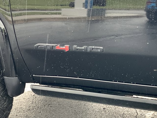 Used 2024 Onyx Black GMC AT4 image 3
