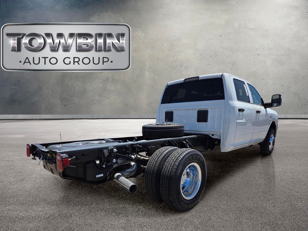 New 2026 Bright White Clear-Coat Exterior Paint RAM Tradesman image 3