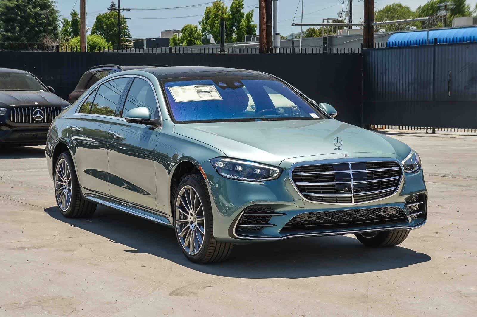 New 2026 Verde Silver Metallic Mercedes-Benz S 580 image 3