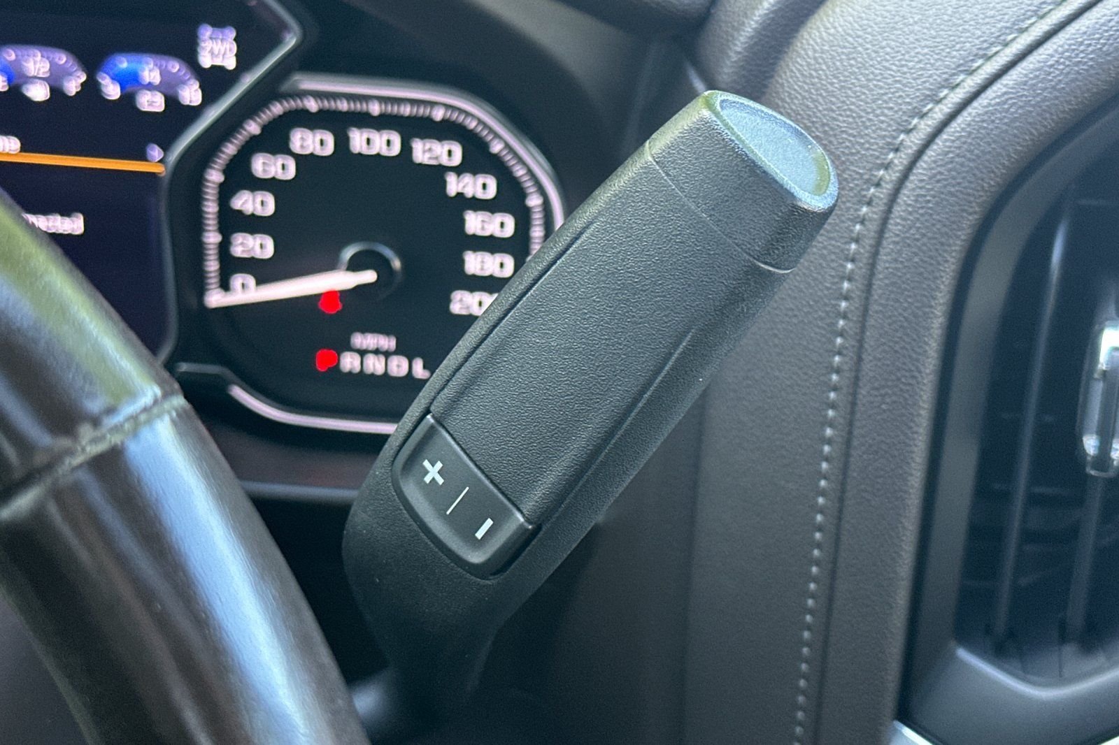 Used 2019  GMC Denali image 21