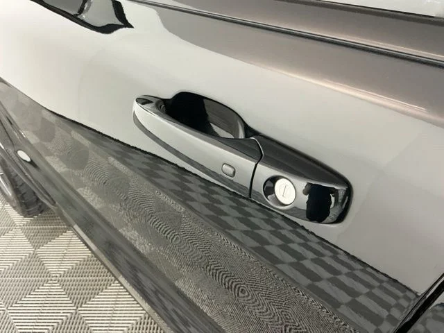 Used 2017 Diamond Black Crystal Pearlcoat Jeep SRT image 11