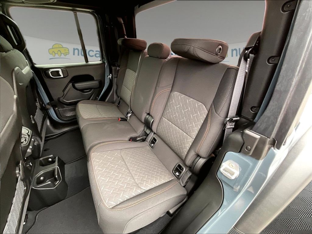 New 2026 Anvil Clear-Coat Exterior Paint Jeep Mojave image 15