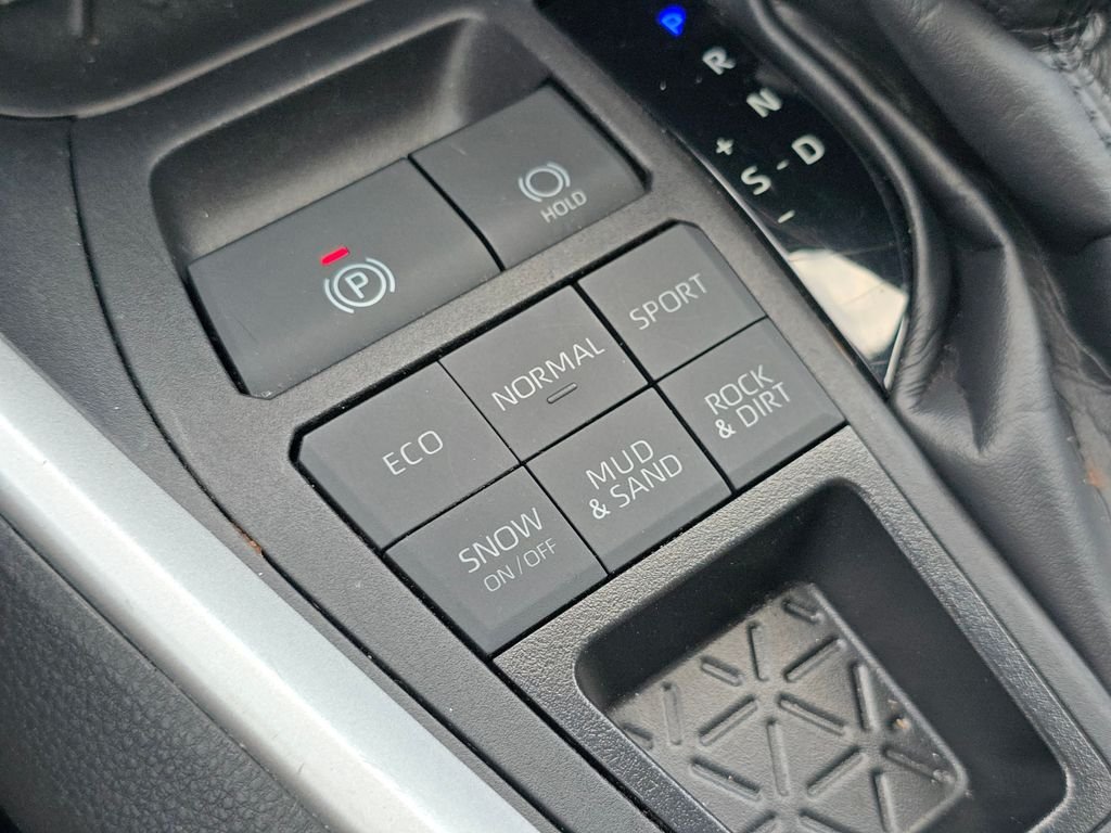 Used 2024 Silver Toyota XLE image 35