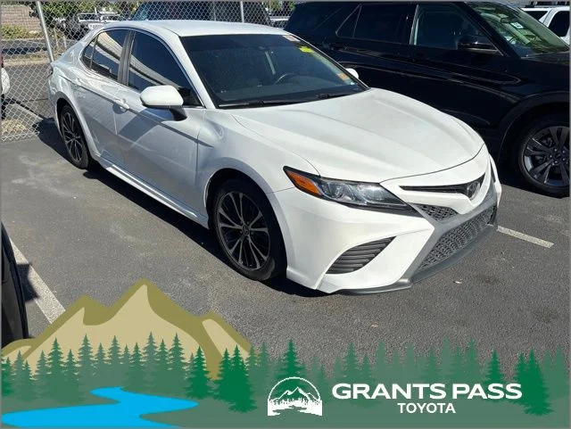 2019 Toyota Camry 2.5 Auto SE's photo