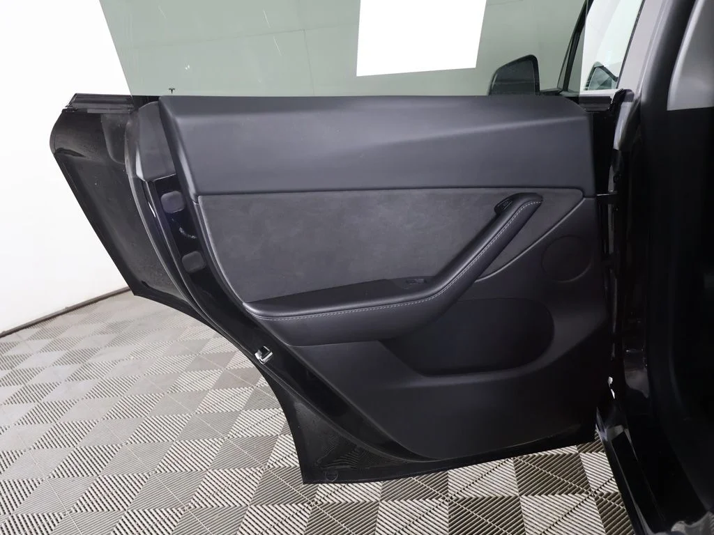 Used 2021 Black Tesla Long Range image 33
