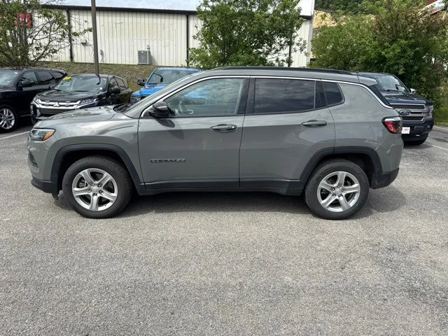 Used 2024 Gray Jeep Latitude image 6