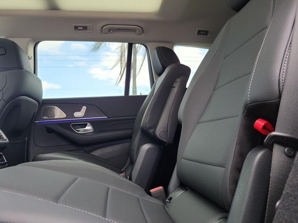 New 2026 Black Mercedes-Benz GLS 450 image 10