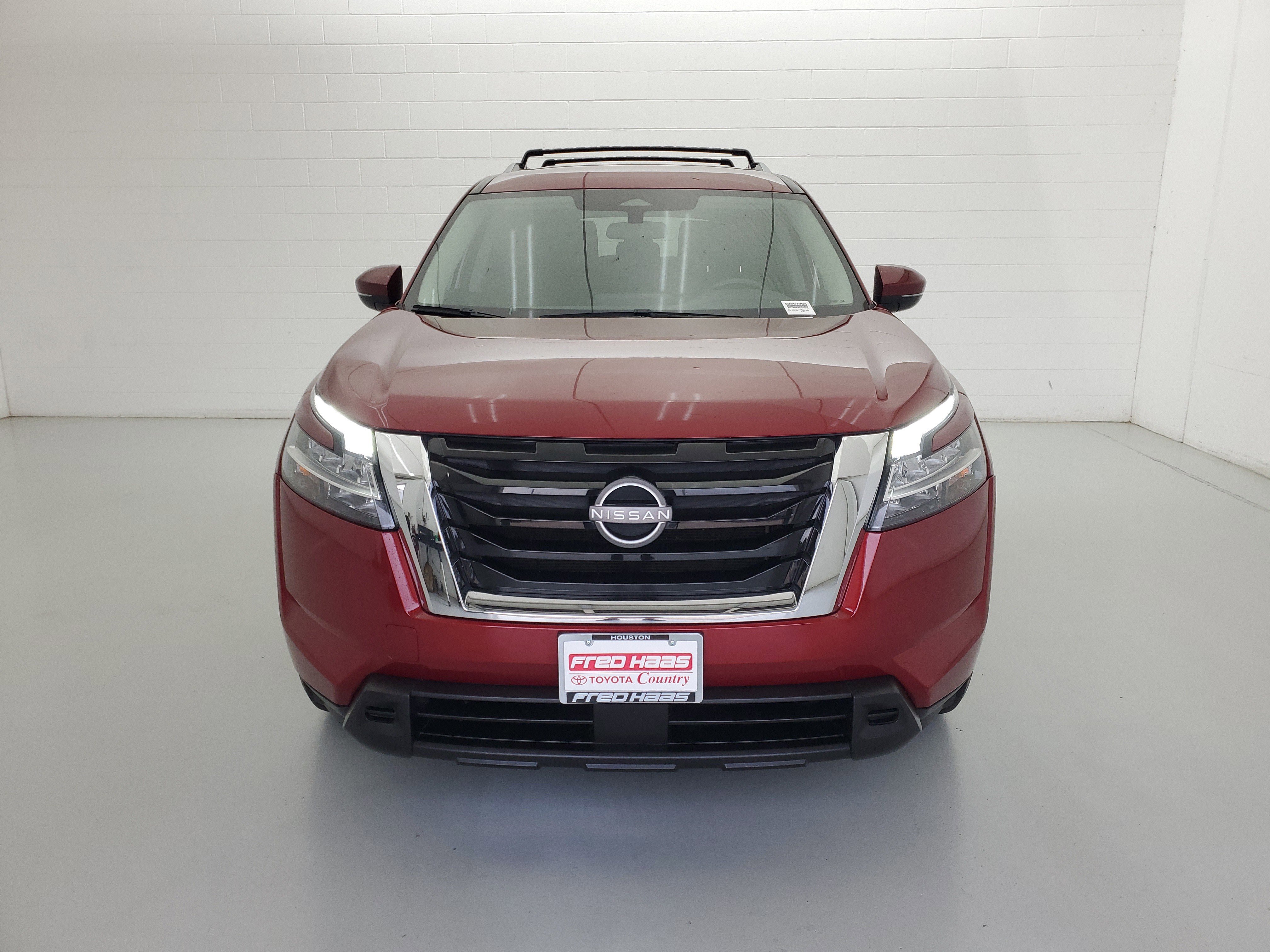 Used 2022 Scarlet Ember Tintcoat Nissan SV image 3