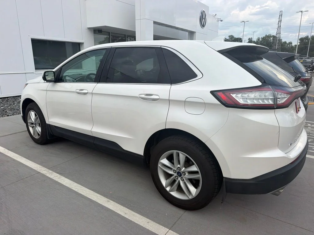 Used 2017  Ford SEL image 5