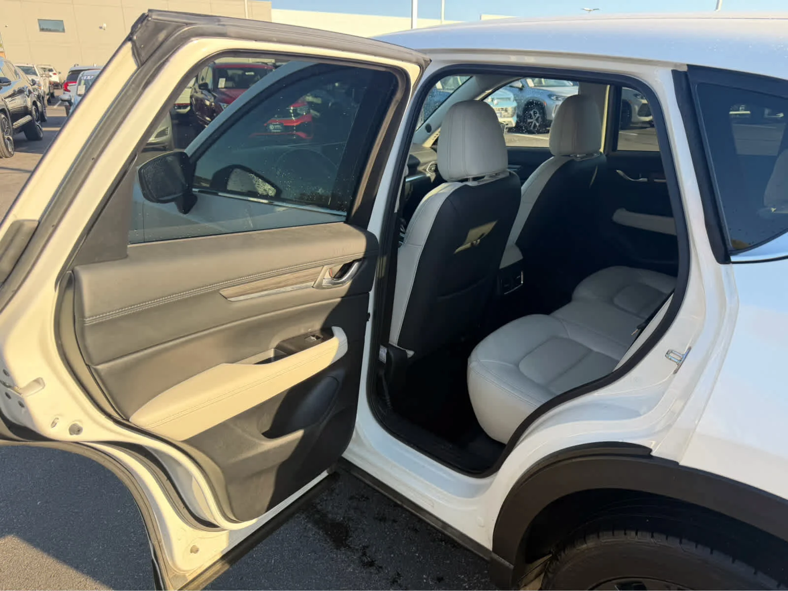 Used 2020 Snowflake White Pearl Mica Mazda Grand Touring image 5