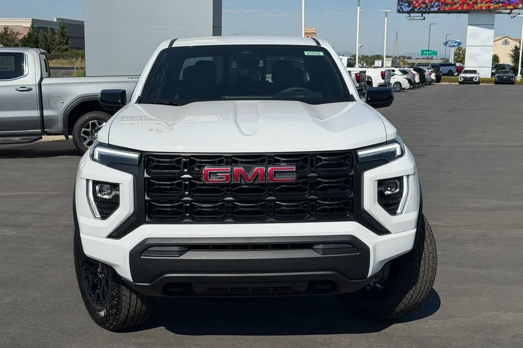 New 2026 Summit White GMC Elevation image 3