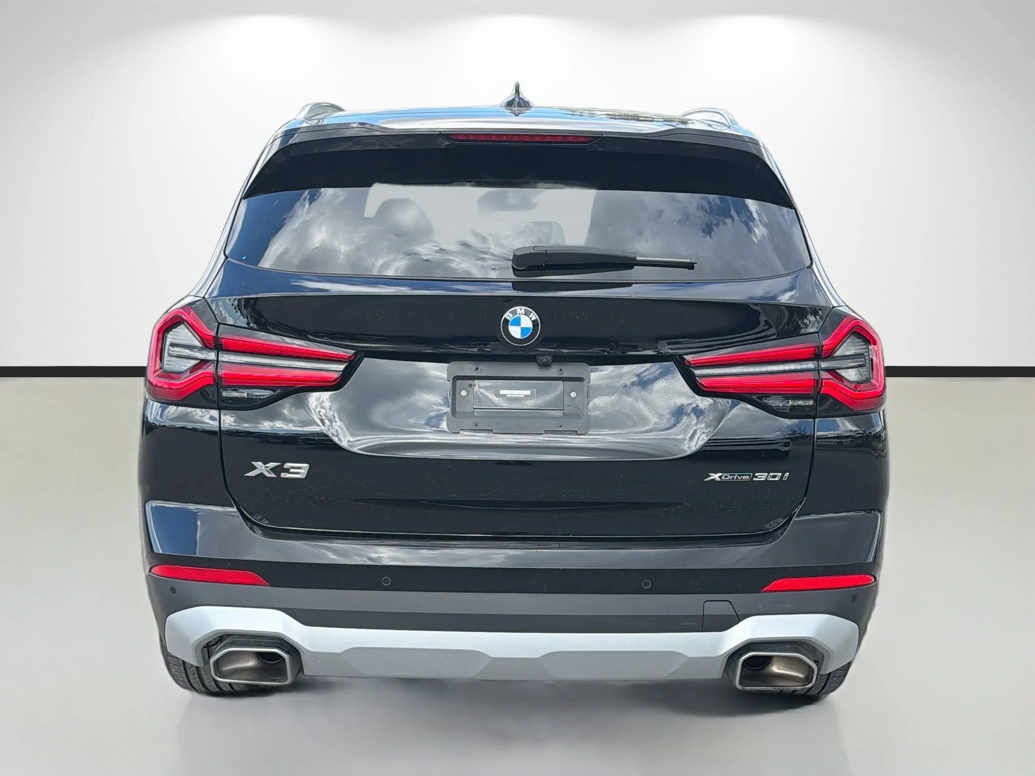 Used 2023 Jet Black BMW xDrive30i image 4