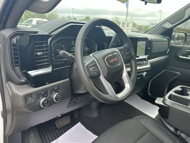 Used 2023 White GMC Elevation image 13