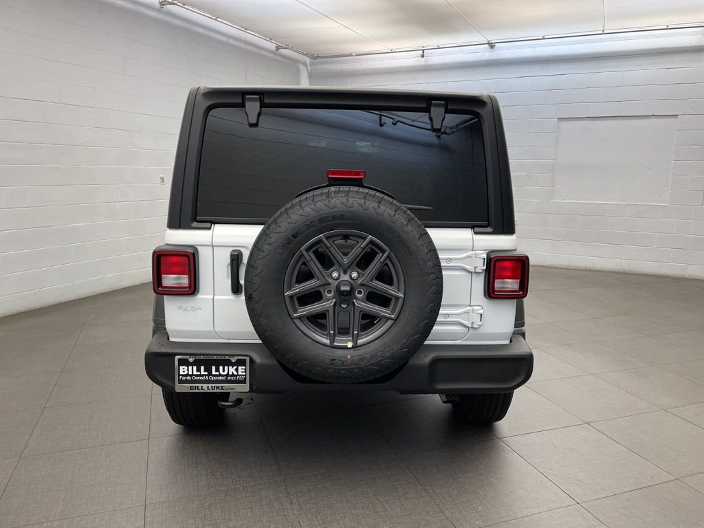 New 2026 Bright White Clear-Coat Exterior Paint Jeep Sport S image 4