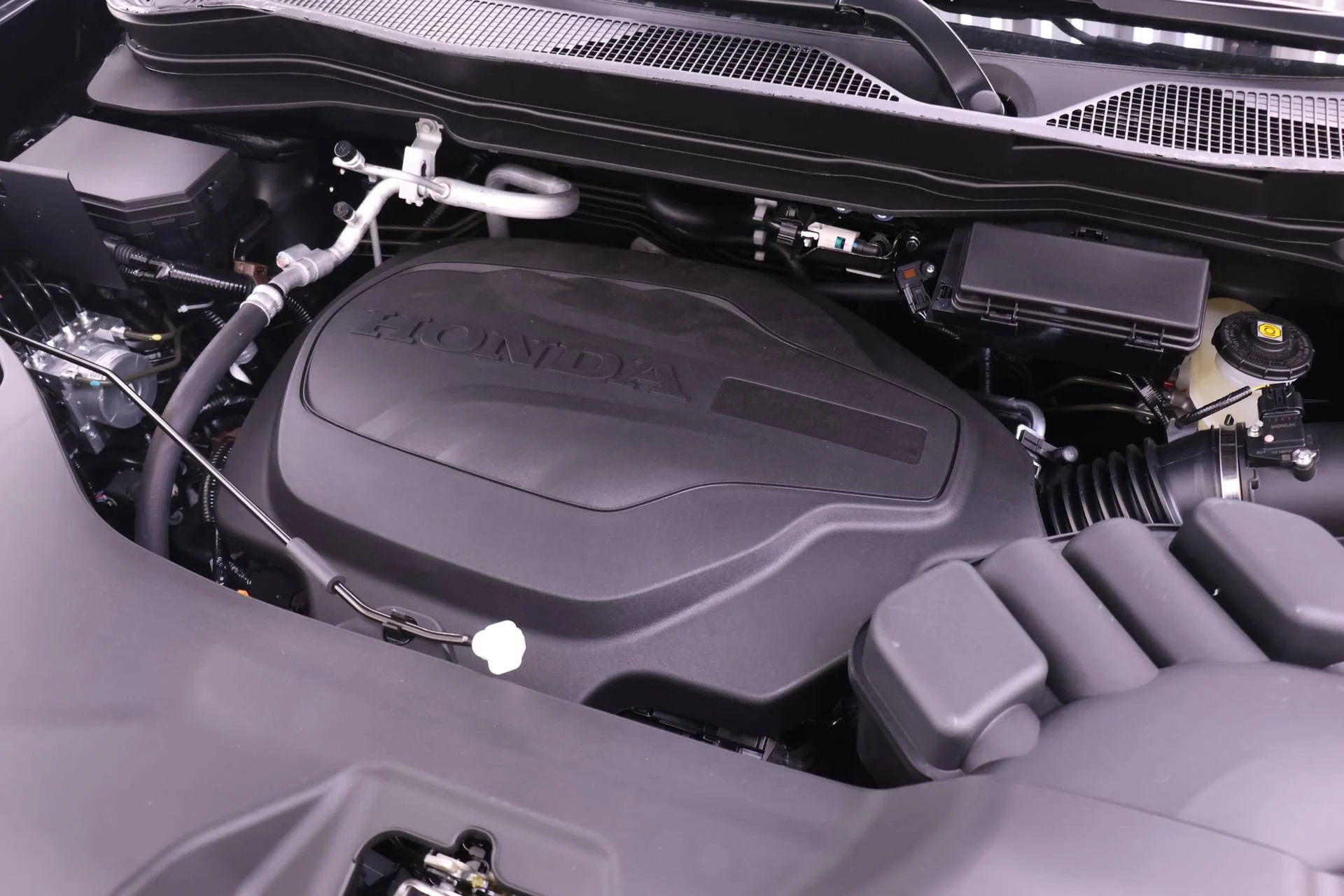 2026 Honda Ridgeline Sport - Photo 17