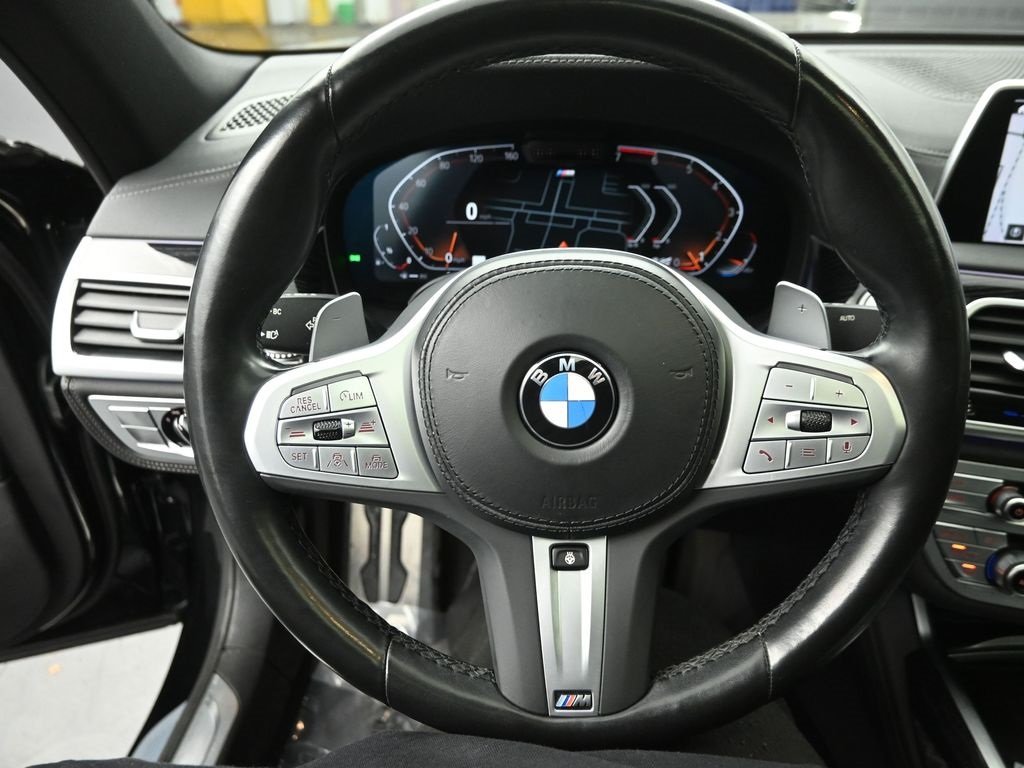2022 BMW 750LI - Image 18