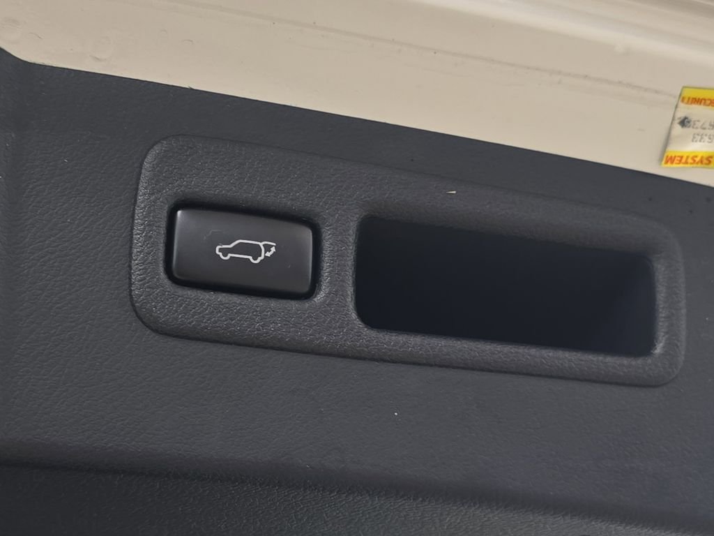 Used 2017 White Lexus 200t image 30
