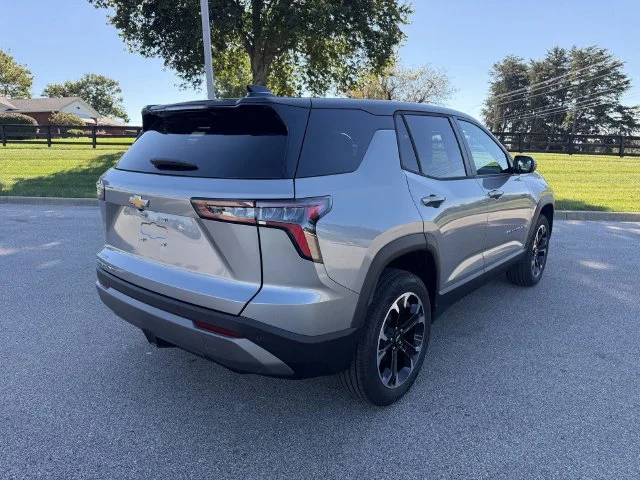 2027 Chevrolet Equinox LT - Photo 19