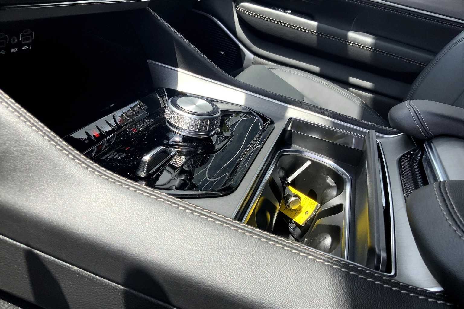 2025 Jeep Wagoneer Series I - Photo 7