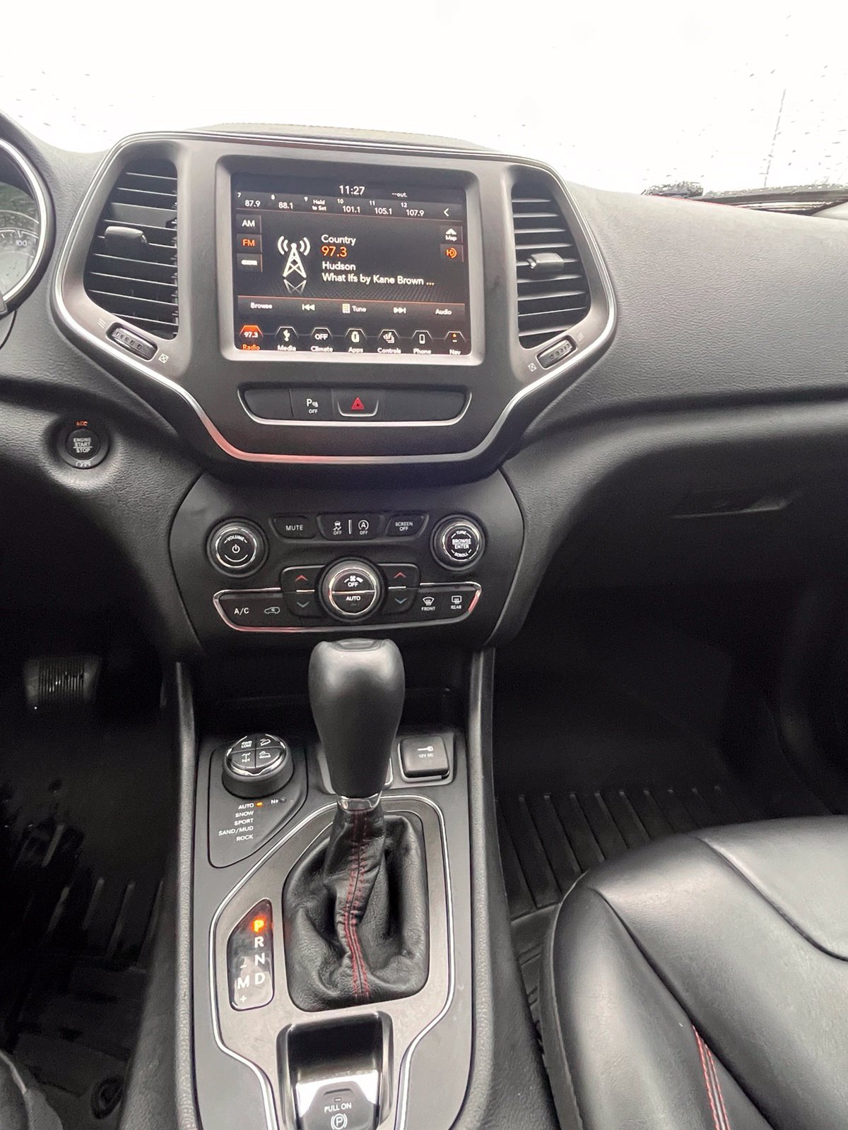 Used 2019 Black Jeep Trailhawk image 7