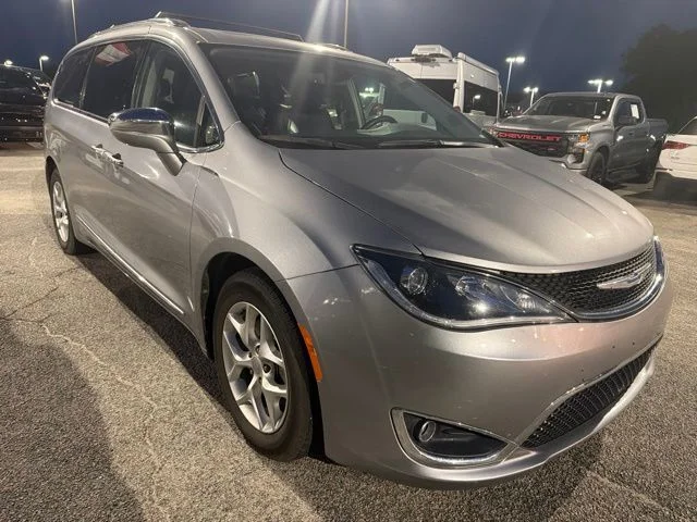 Used 2020 Silver Chrysler Limited image 1
