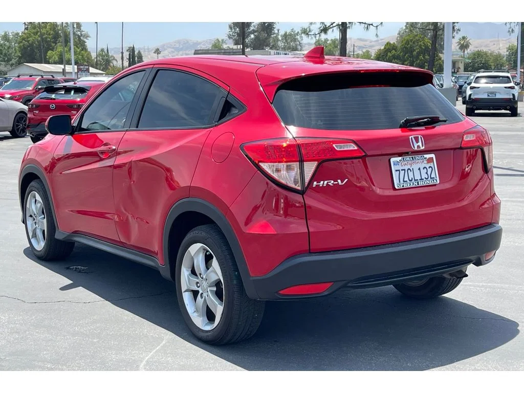 Used 2017 Milano Red Honda LX image 3