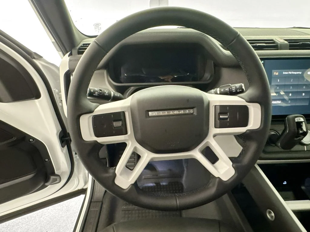 New 2026 Fuji White Land Rover X-Dynamic SE image 11