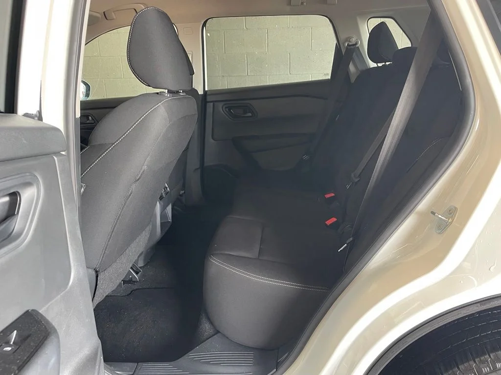 Used 2025 White Nissan S image 16