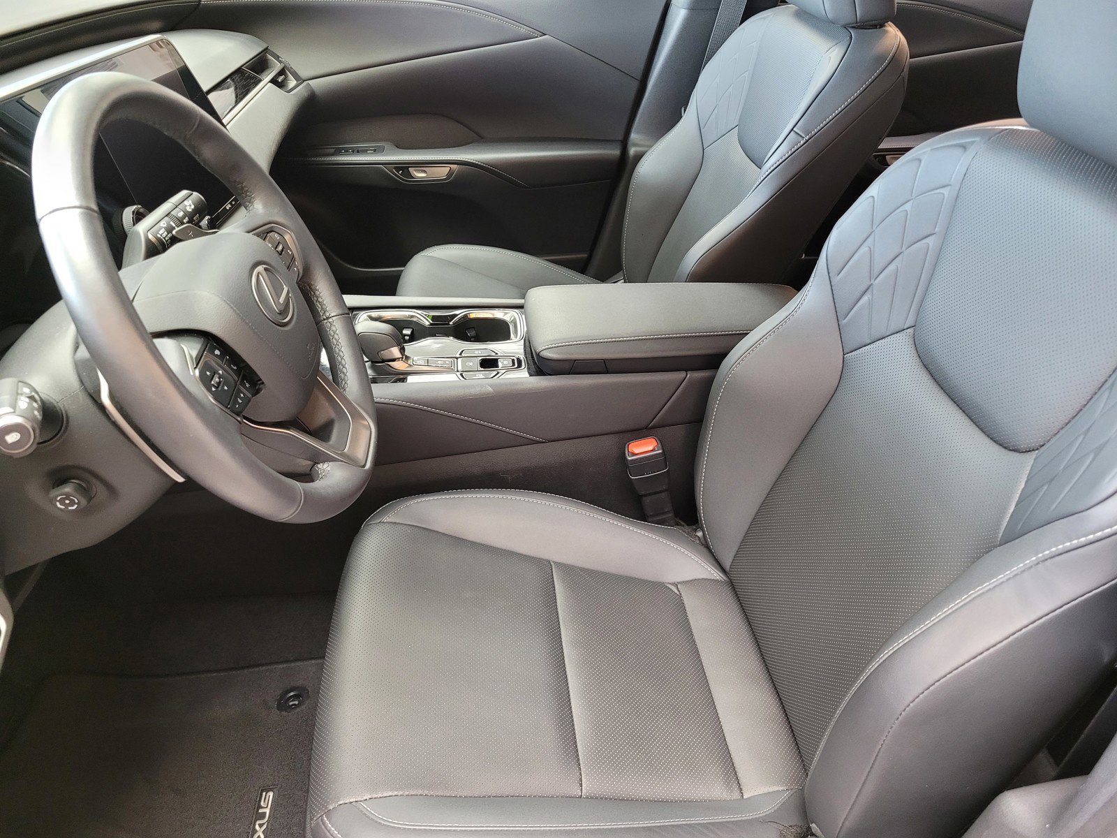 Used 2024 EMINENT WHITE PEARL Lexus  image 17