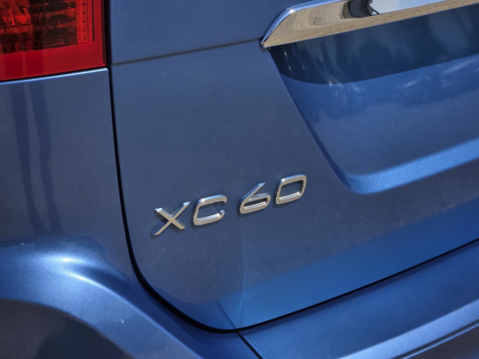 Used 2017 Blue Metallic Volvo Inscription image 10