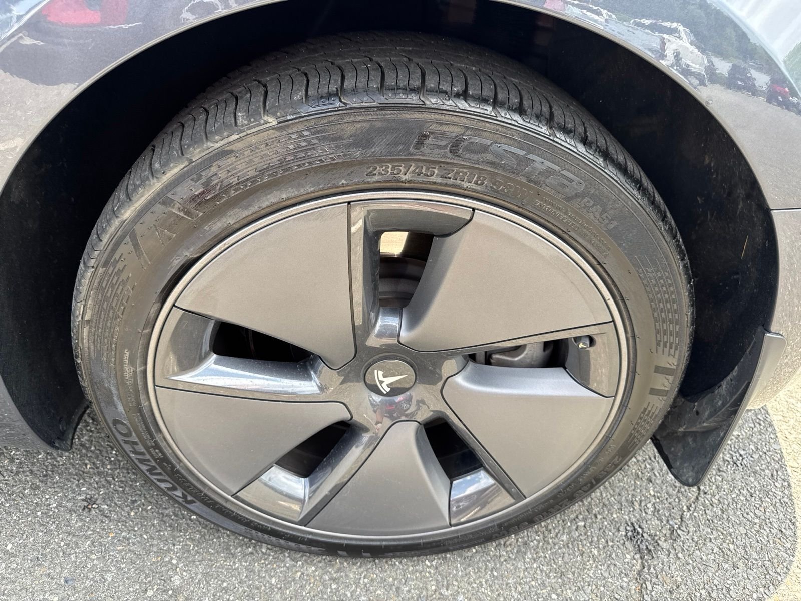 Used 2023  Tesla Base image 24