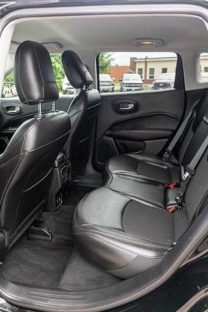 Used 2019 Black Jeep Latitude image 11