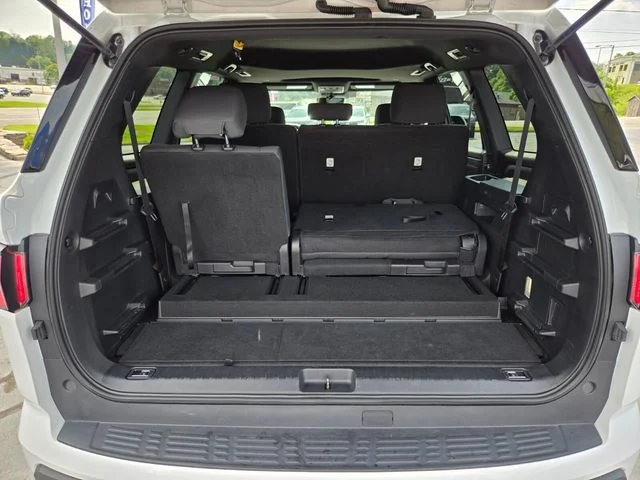 Used 2025 White Toyota SR5 image 16